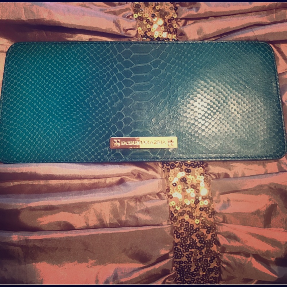 Bcbg runway clutch